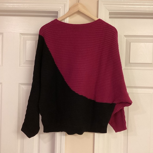 Express Color Block Sweater - Picture 3 of 10